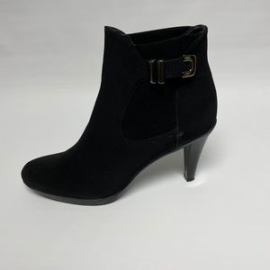 Stuart Weizmann women’s bootie